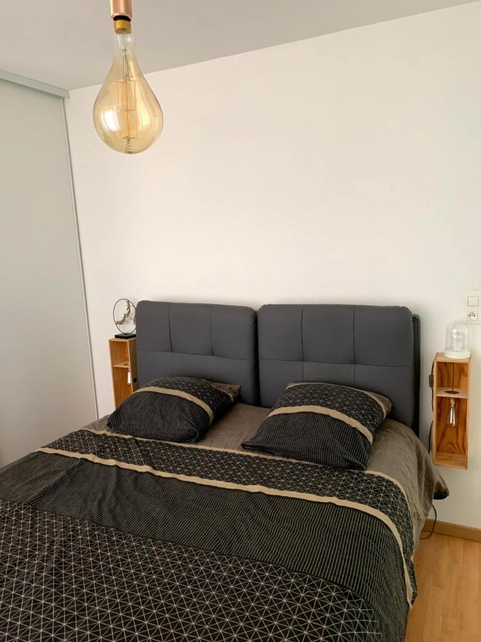 Appartement Cosy A Quelques Minutes Du Centre شالو أو شُمْبانيِ المظهر الخارجي الصورة